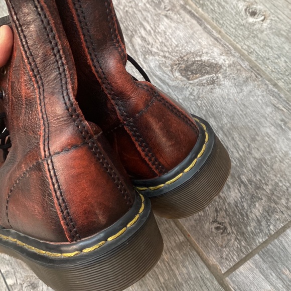 DR MARTENS Factory Distressed 1460 7D/8 - Picture 5 of 9